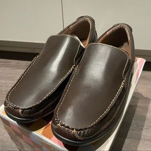 Men 10.5 brown shoes